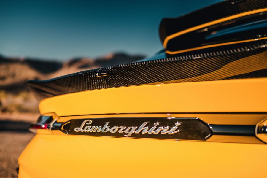 Логотип Lamborghini Urus by Vorsteiner 2019 года  (фото 13 из 40)